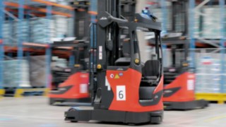 Der R-MATIC von Linde Material Handling im Lager