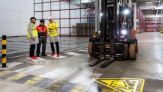 Berater für den Linde Safety Guard entwickeln für das französische Werk von Coca-Cola European Partners France passgenaue Sicherheitslösungen.