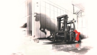 Der E160 von Linde Material Handling beim Transport von Schwerlast.