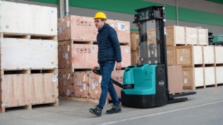 Baoli Hochhubwagen EP 16-N01 / EP 20-N04 im Arbeitseinsatz im Lager