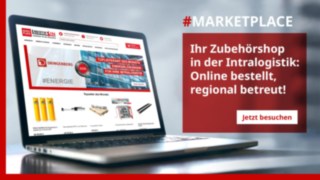 Laptop auf Schreibtisch links in einer Lagerhalle, rechts die Schrift "Onlineshop, Ihr Zubehörshop in der Intralogistik Online bestellt, regional betreut! 