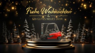 Gabelstapler auf Podest im Goldregen